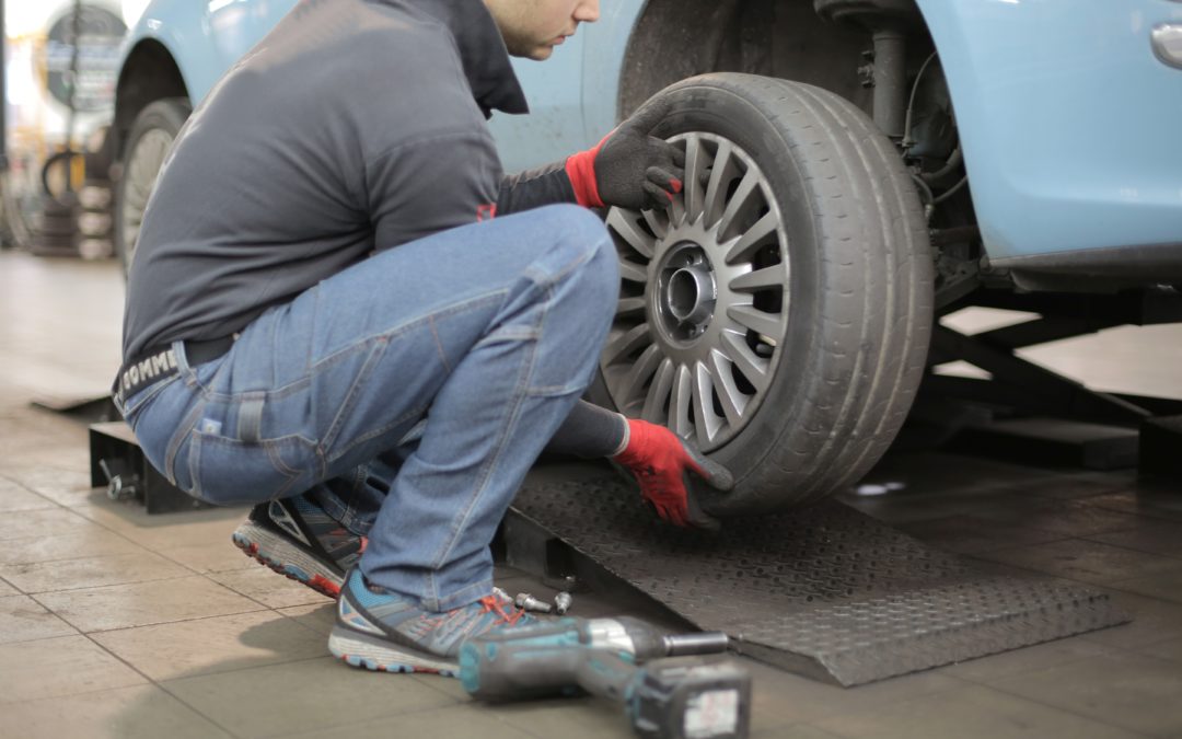 Stuck with a Flat Tire? Here’s How to Change your Tire